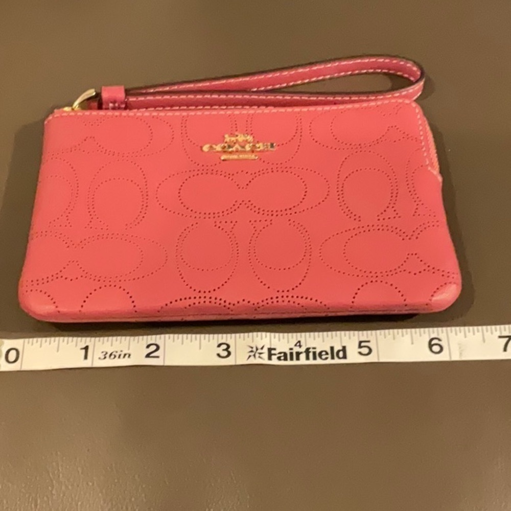 Coach Corner Zip Wristlet In Signature Leather Gold/Rouge - Picture 3 of 5